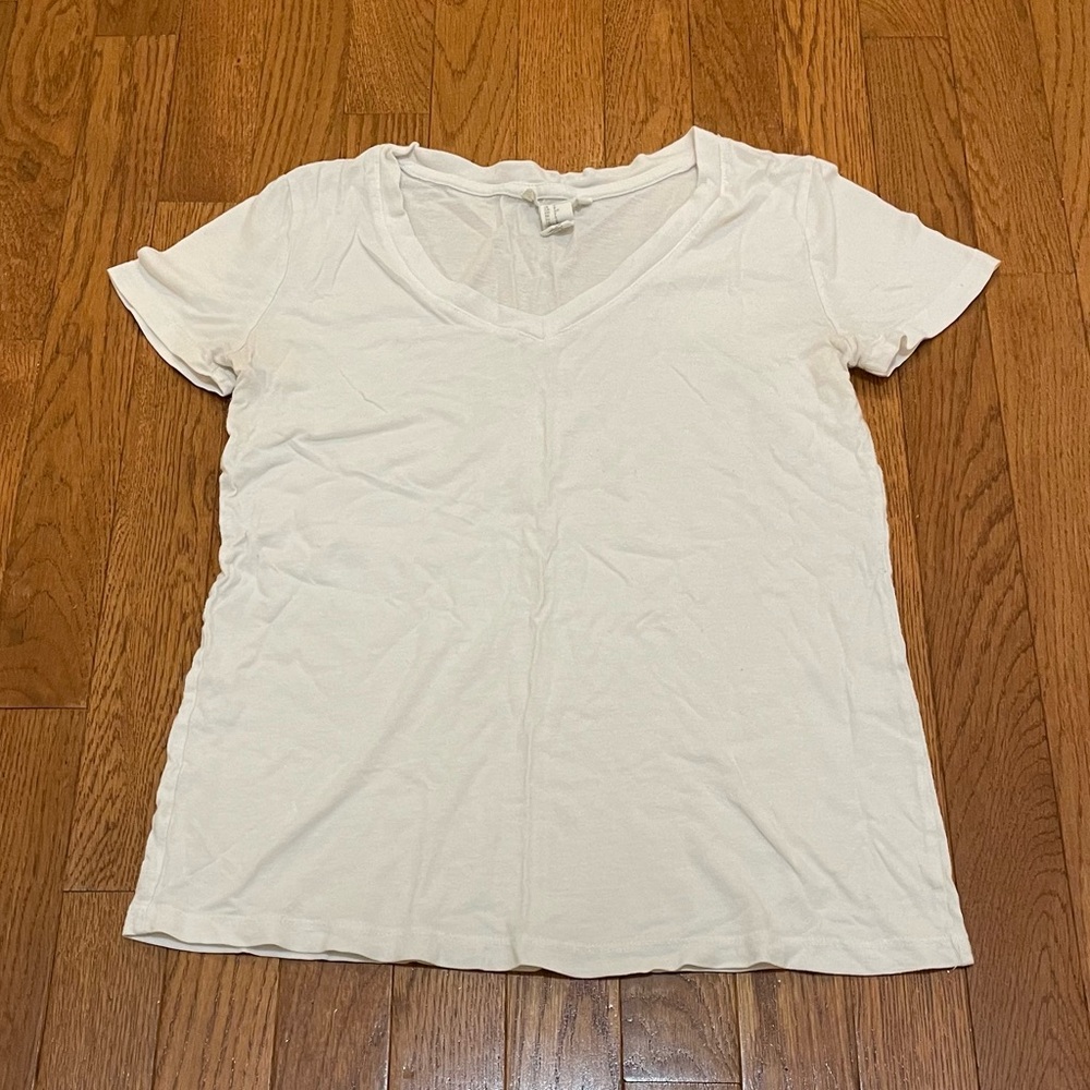Forever 21 White V-Neck T-shirt